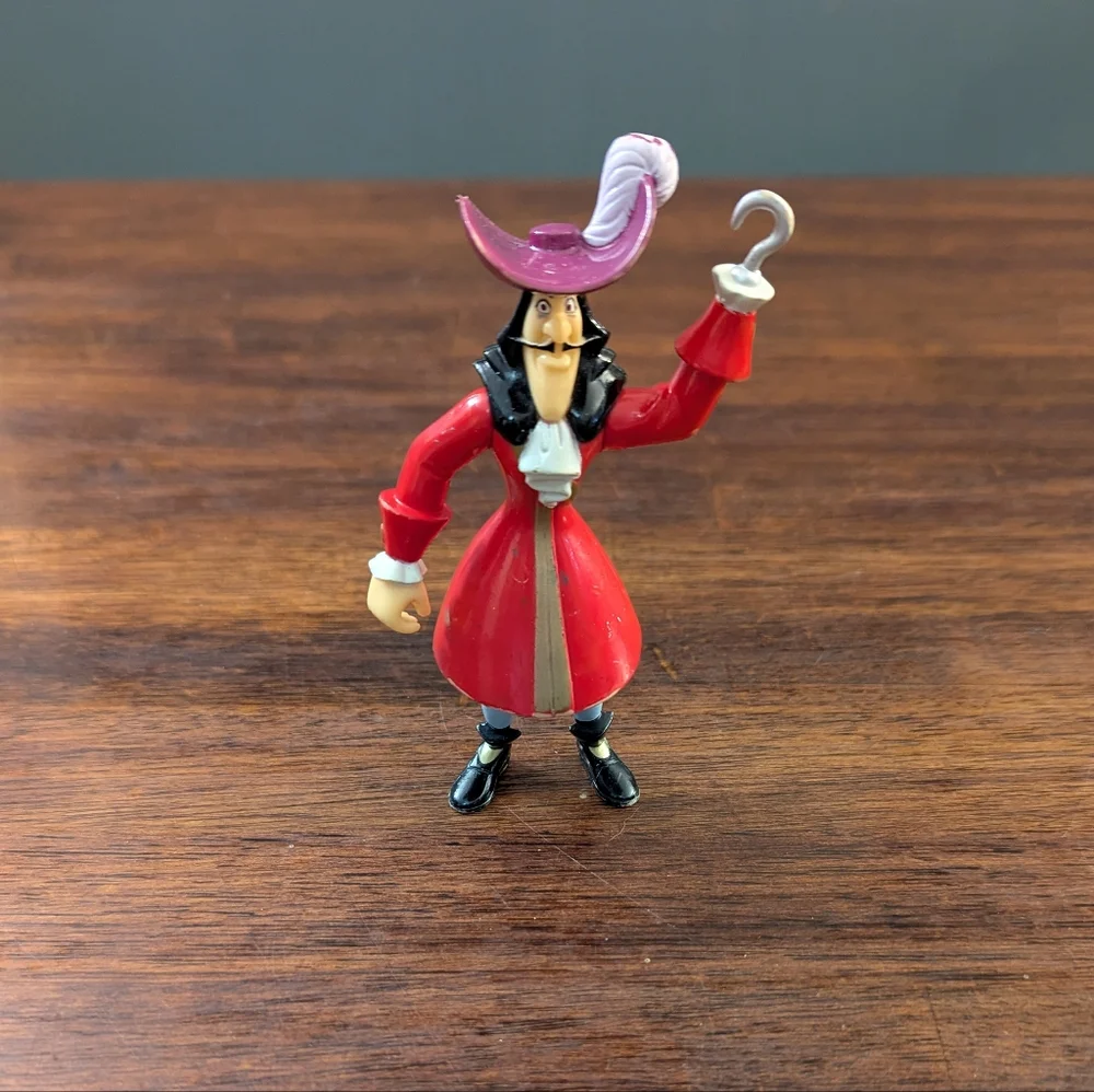 Captain Hook Figurine Toy - Picture 1 of 7